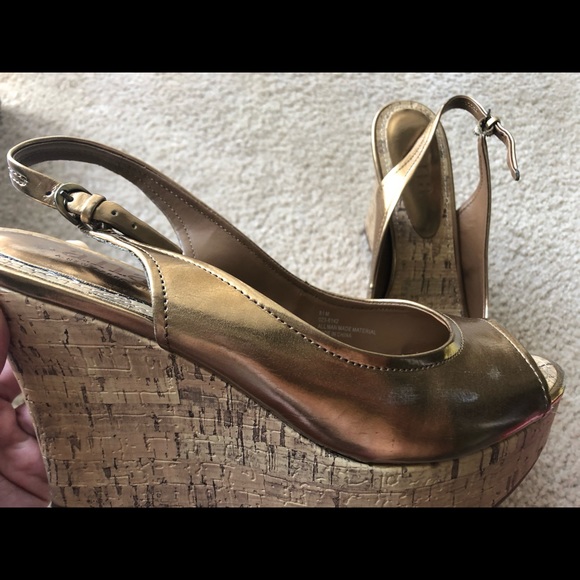 Bronze wedge sandals in Size 8.5 - Picture 4 of 8